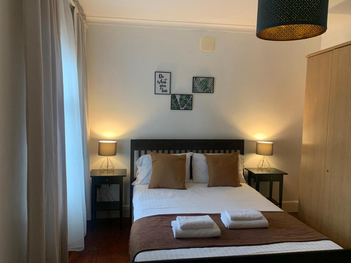 Unique 2 Bedroom Apartment In London/ Excel / Olympic City Close To Central Line Tube Station With Gated Parking Space Exterior photo